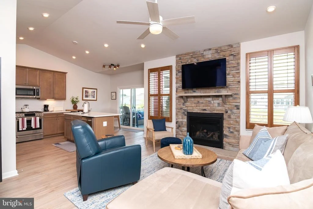 Photo of 25068 TREEVIEW LN