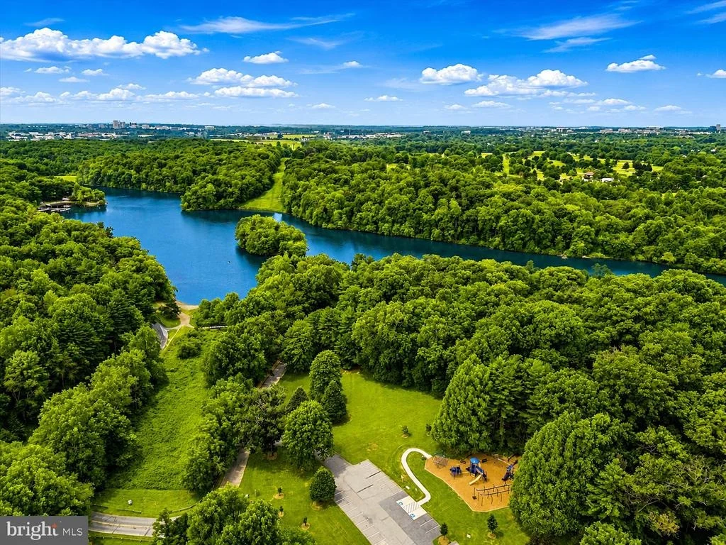 Photo of 5904 MUNCASTER MILL ROAD