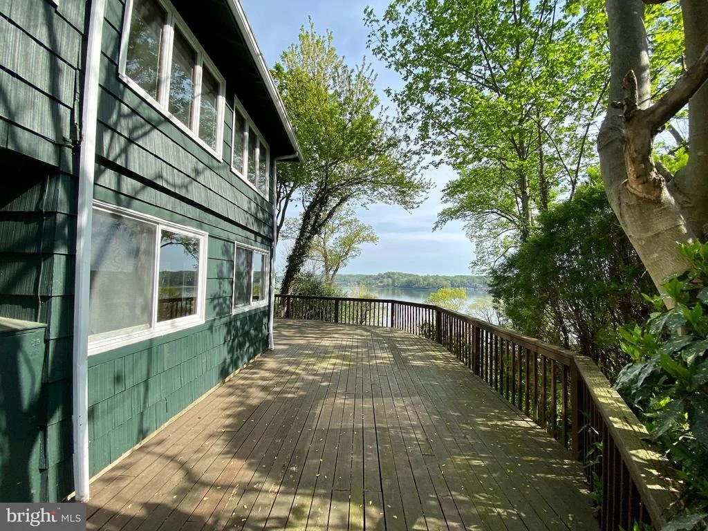 Photo of 322 CLOPSTON HILL