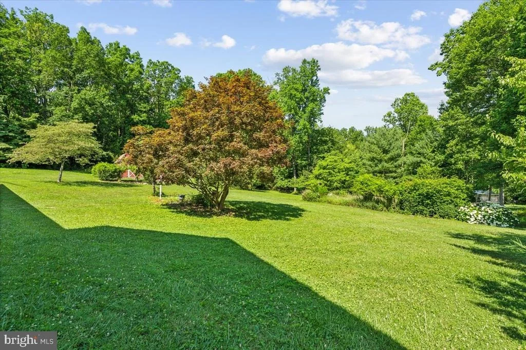 Photo of 6347 DAVIS ROAD