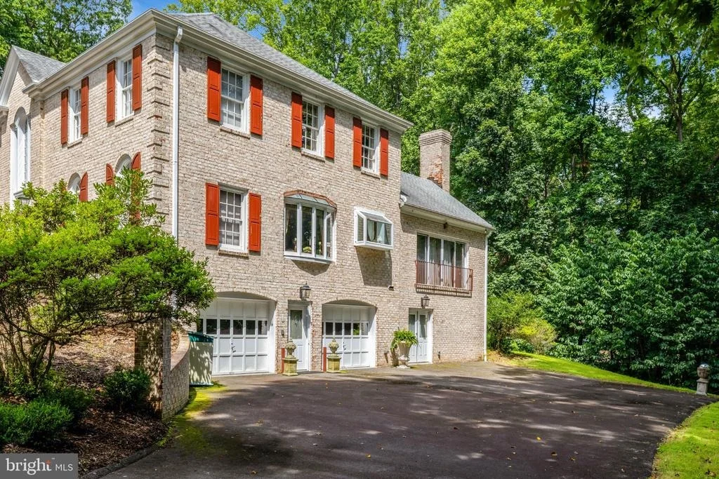 Photo of 9185 OLD DOMINION DRIVE