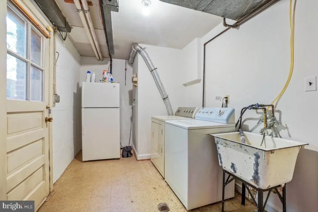 Photo of 7214 POMANDER LANE