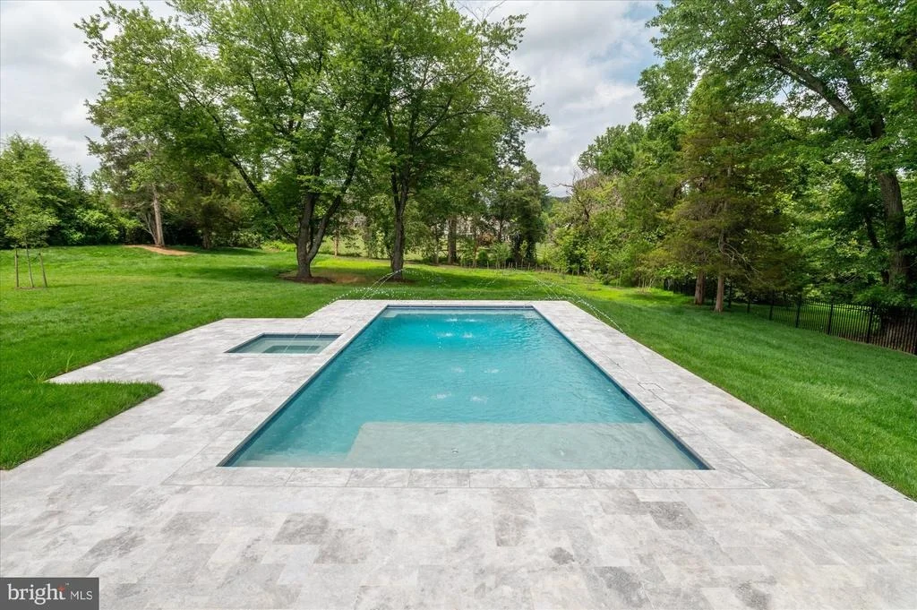 Photo of 8912 GALLANT GREEN DRIVE