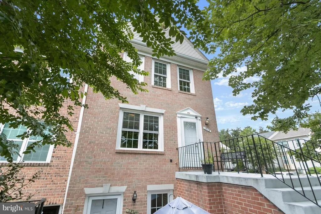 Photo of Unit 191 at 1842 BRONZEGATE BOULEVARD
