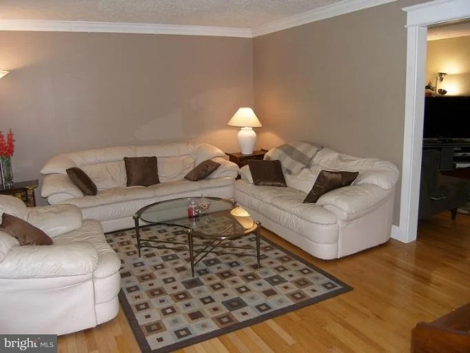 Photo of 125 BOOKHAM LANE
