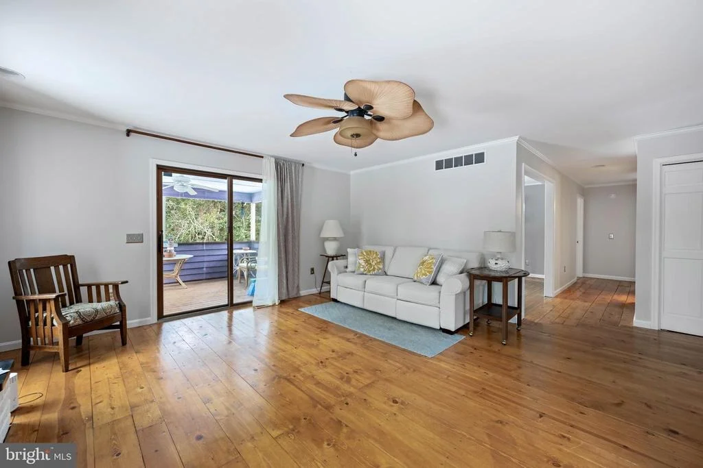 Photo of 23735 WOODS DRIVE