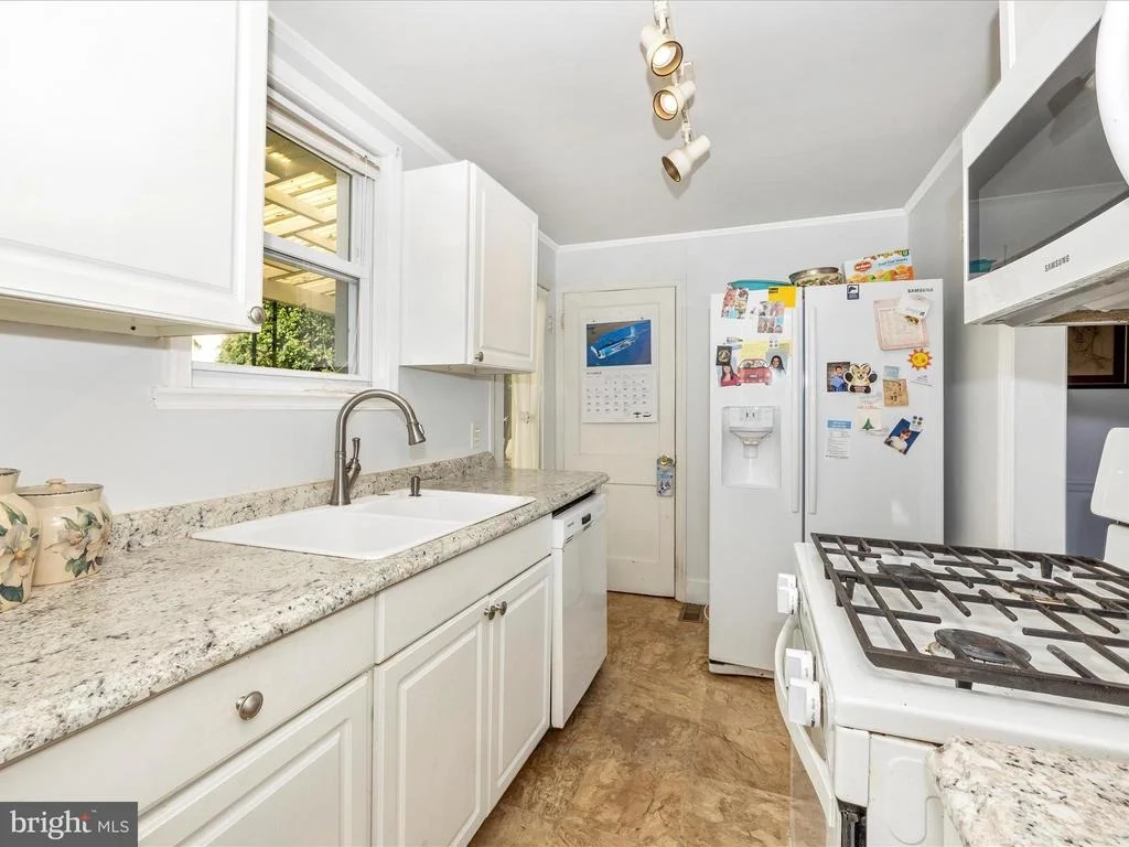 Photo of 1101 FAIRVIEW ROAD