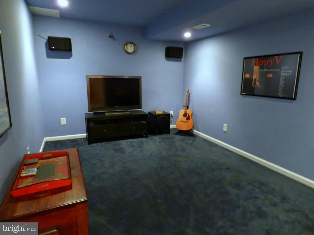 Photo of 6852 SNOWDEN COURT