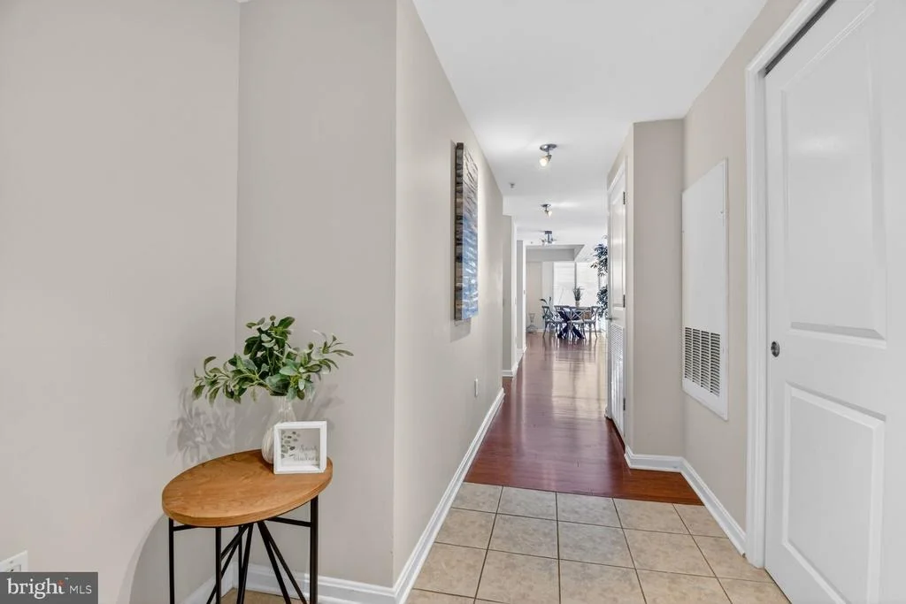 Photo of Unit 405 at 930 WAYNE AVENUE