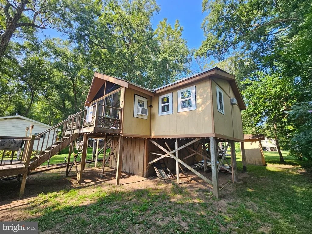 Photo of 47 BEECH ISLAND