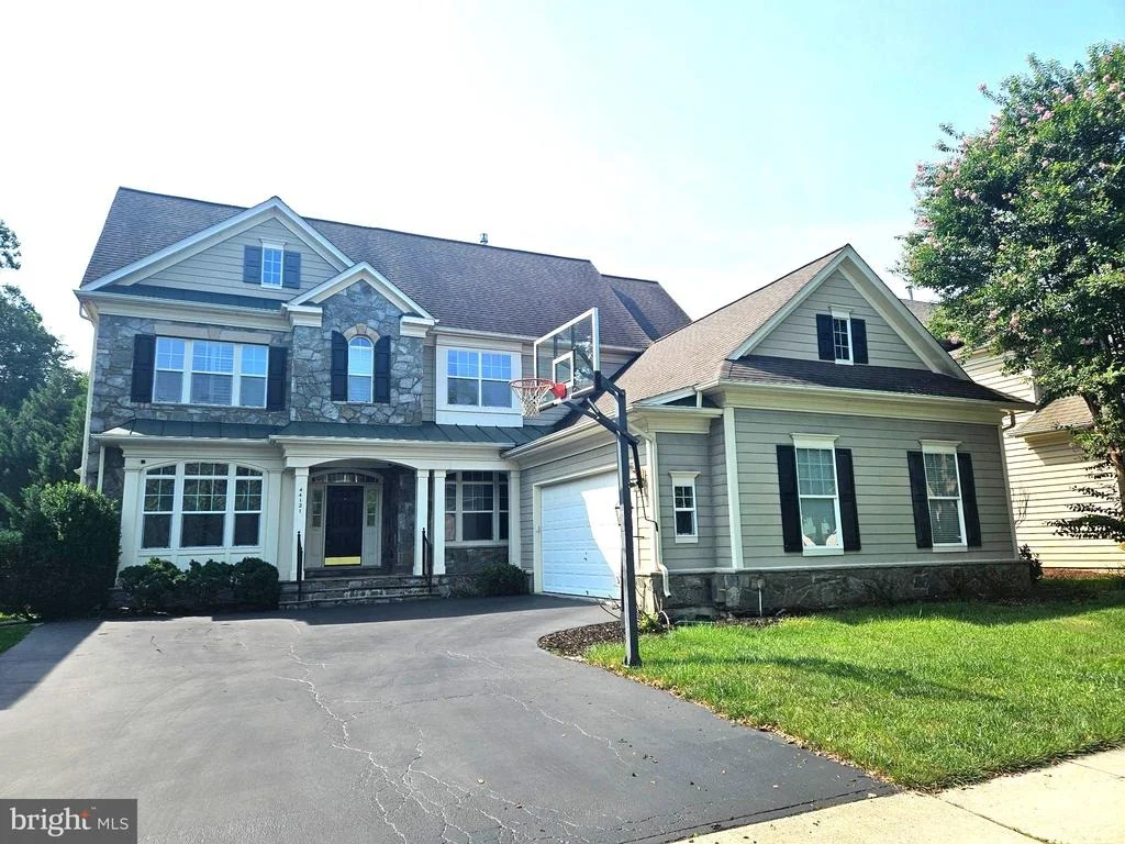 Photo of 44121 RIVERPOINT DRIVE
