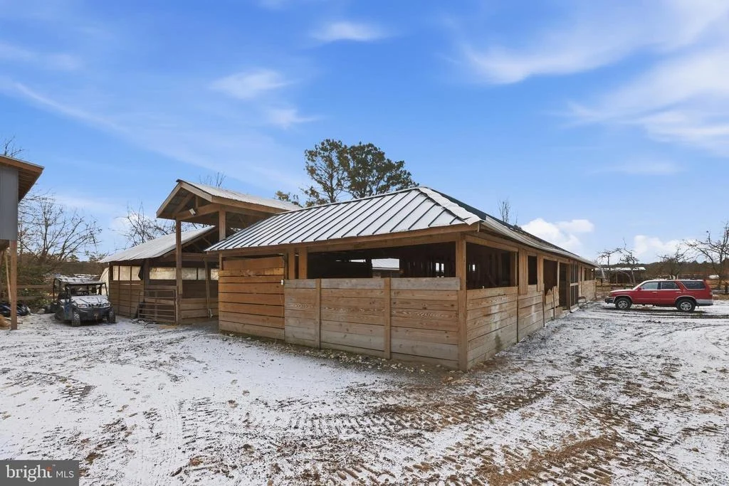 Photo of 20915 DOVER BRIDGE ROAD