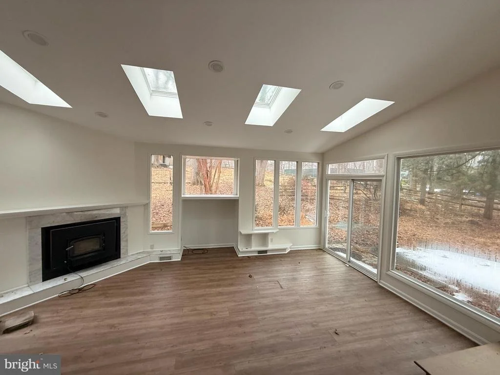 Photo of 8620 FALLS ROAD