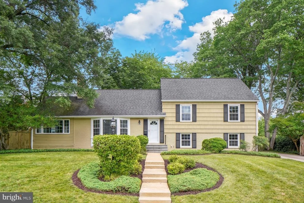 Photo of 8524 DOTER DRIVE