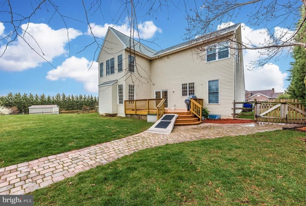 Photo of 6704 HEIRLOOM COURT