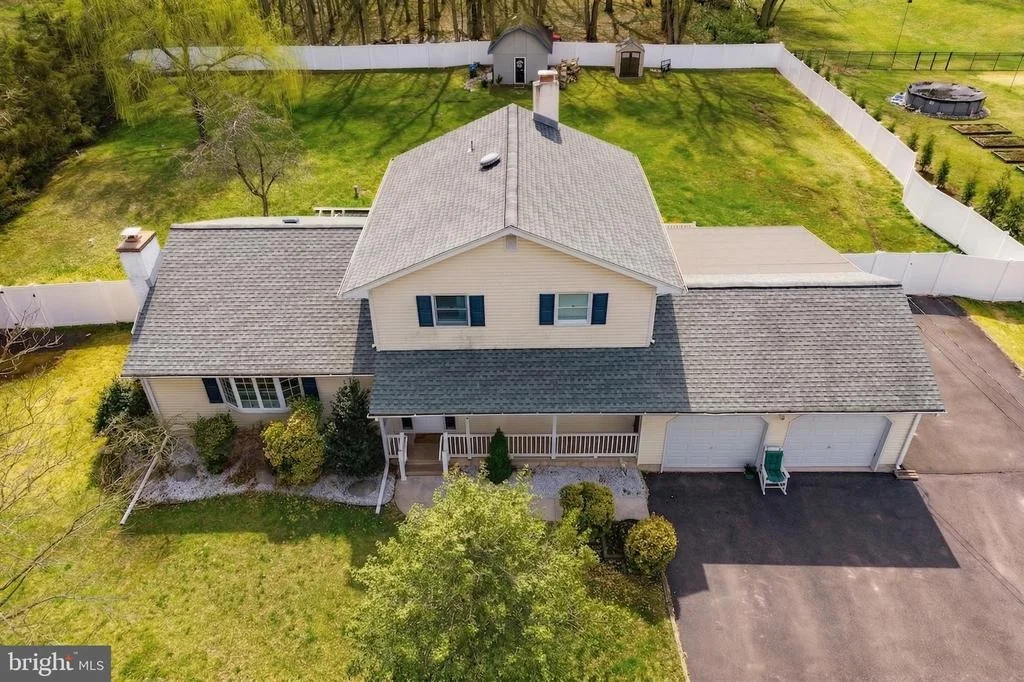Photo of 115 EDGEBROOK ROAD