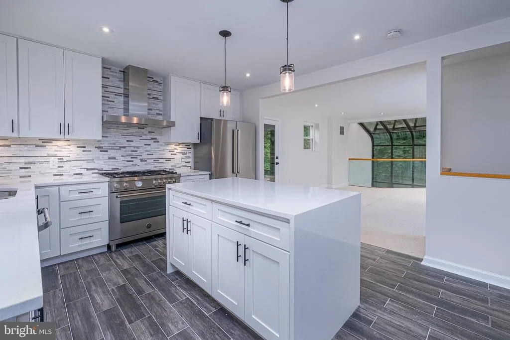 Photo of 7016 RIVER ROAD