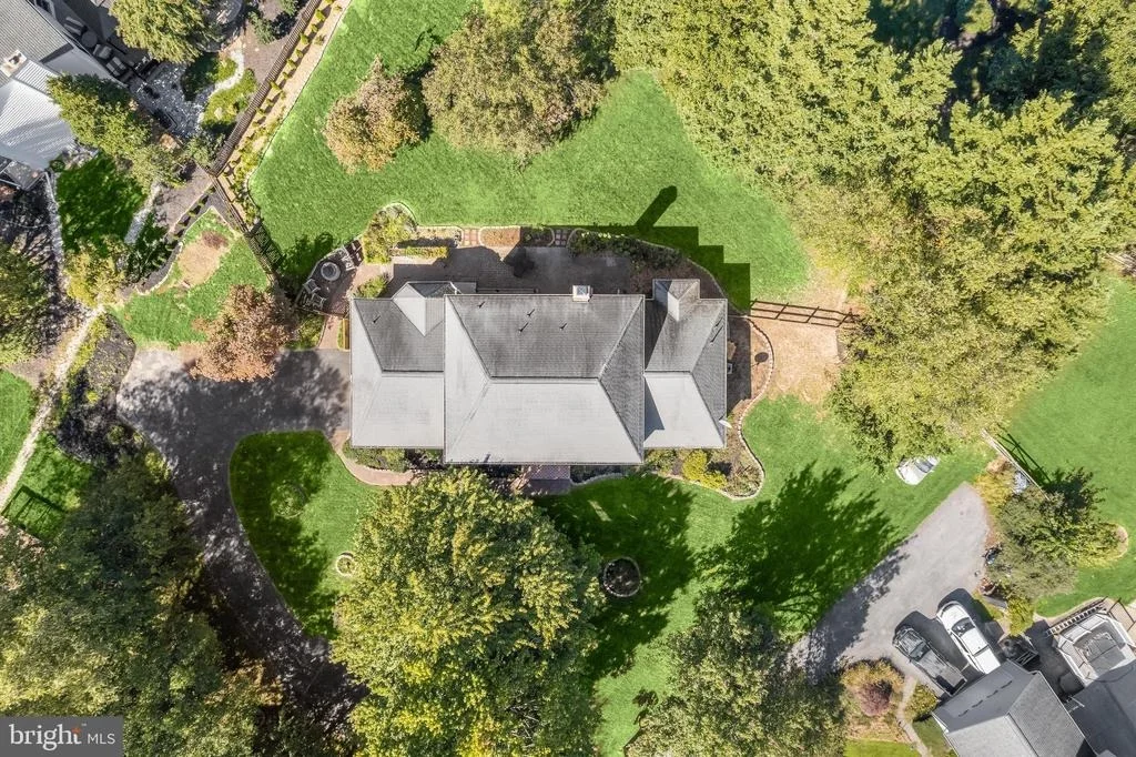 Photo of 1672 THRASHER DRIVE