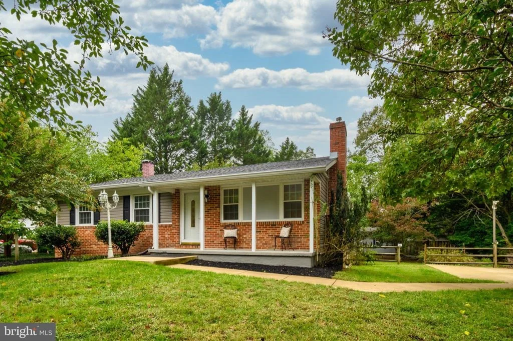 Photo of 1523 MANOR VIEW ROAD