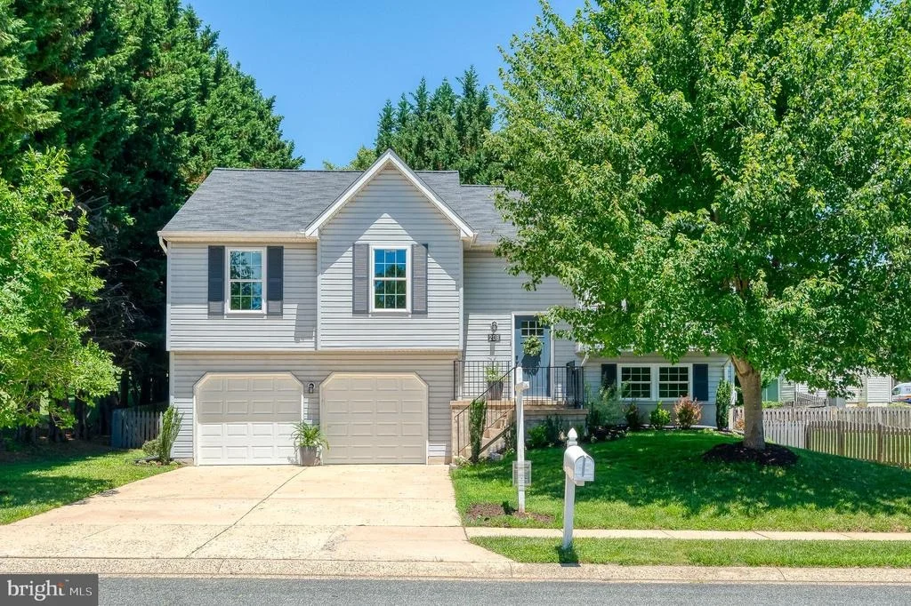 Photo of 208 DECOY DRIVE