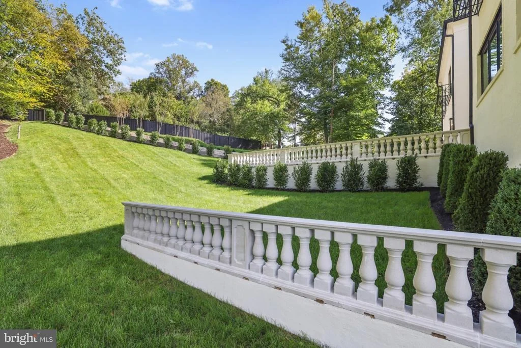 Photo of 620 RIVERCREST DRIVE