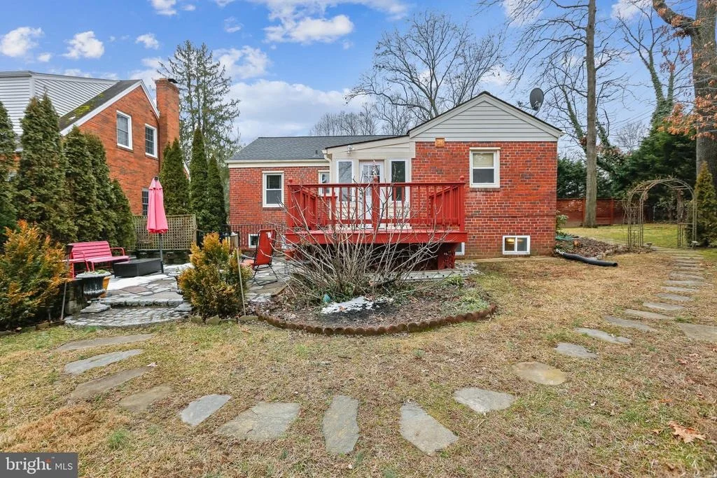 Photo of 8917 WALDEN ROAD