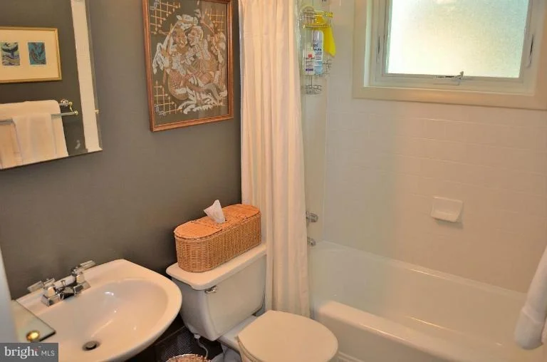 Photo of 1827 OPALOCKA DRIVE