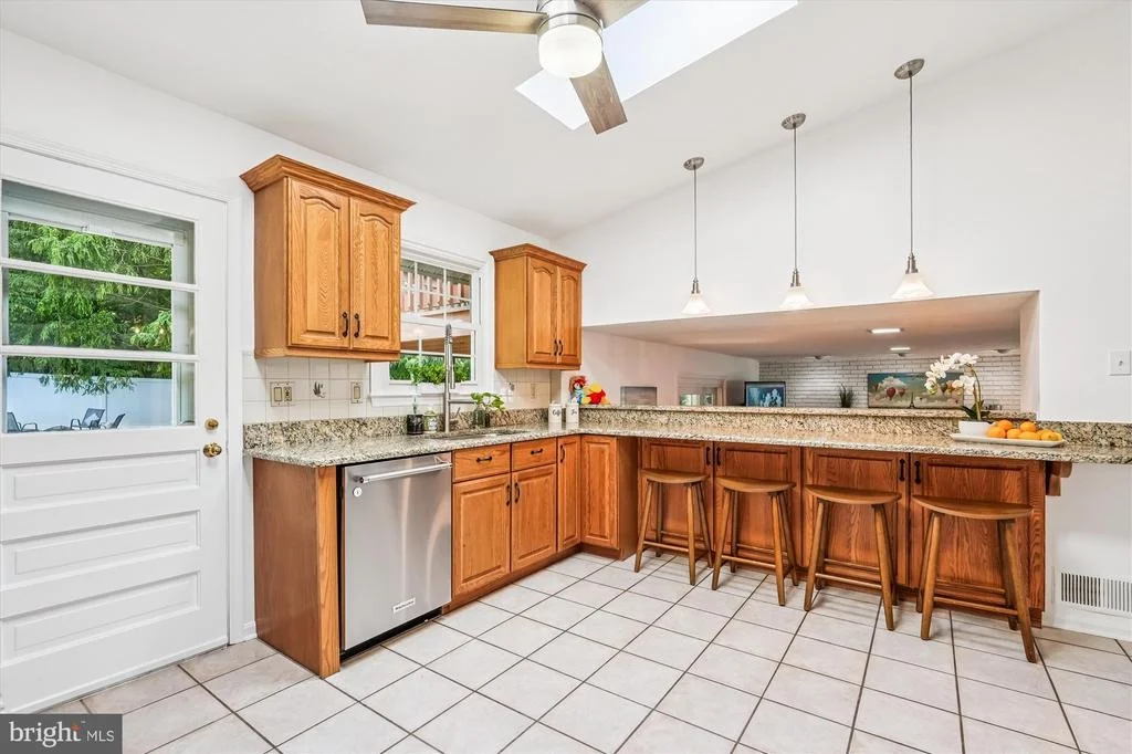 Photo of 2108 EDGEWARE STREET