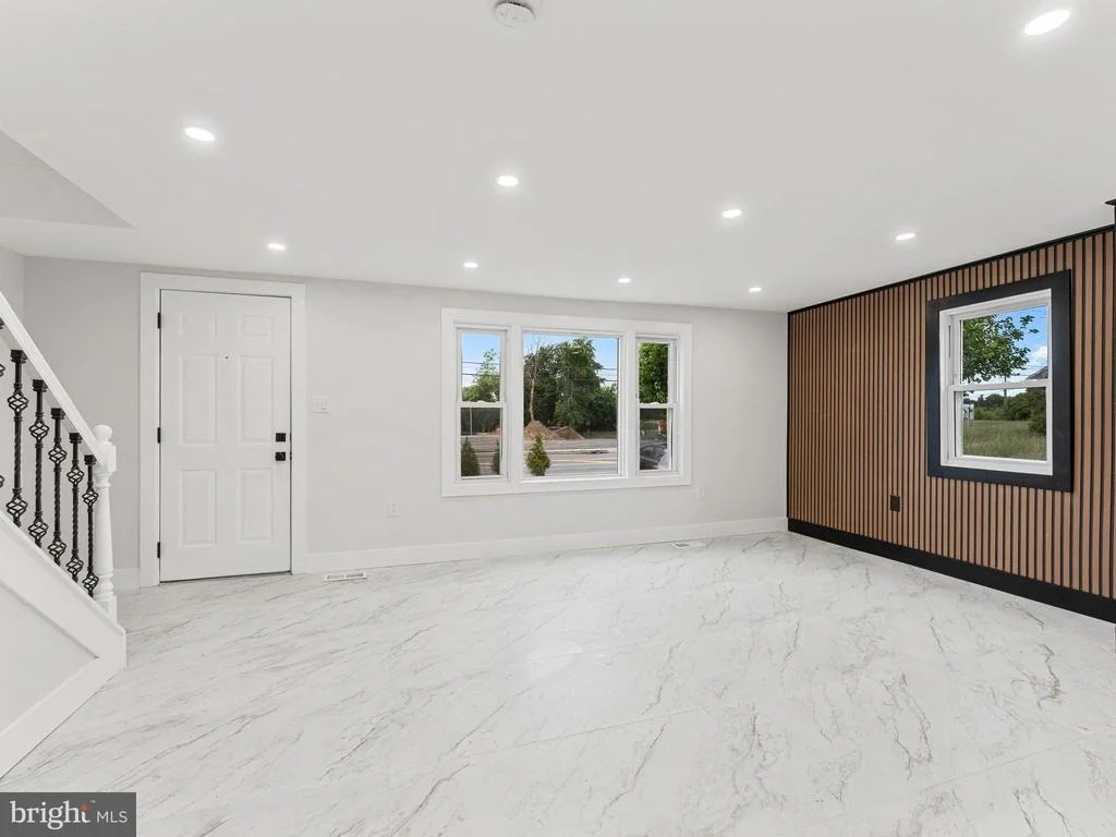 Photo of 308 DELSEA DRIVE
