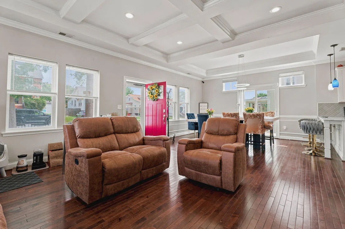 Photo of 4501 FOREST VIEW AVENUE