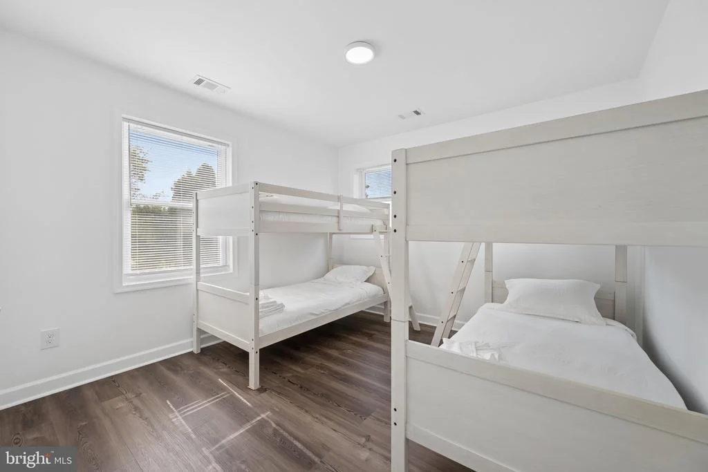 Photo of 456 DEALE ROAD
