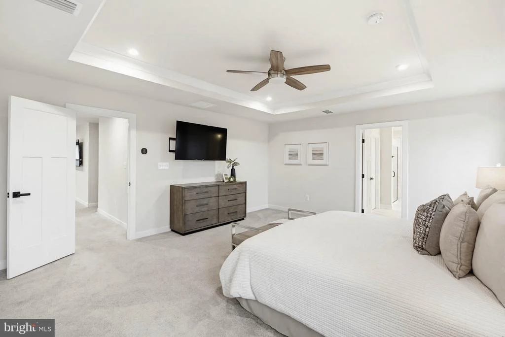 Photo of 10907 GREEN LEAF RUN