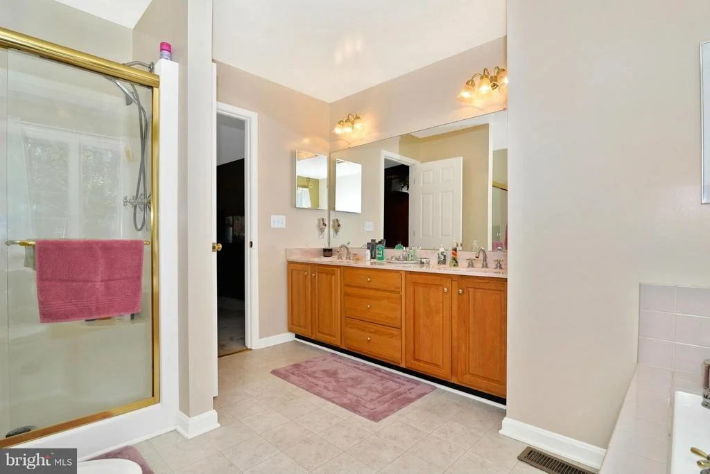 Photo of 1023 BEXHILL DRIVE