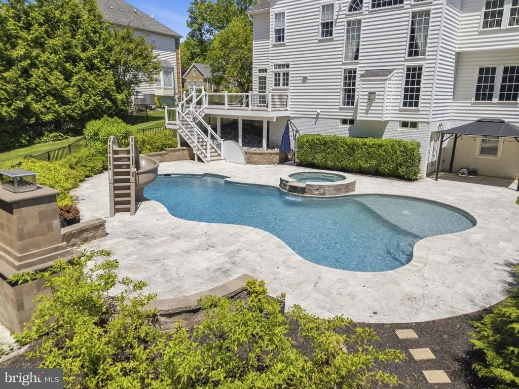 Photo of 1124 OAK TREE DRIVE