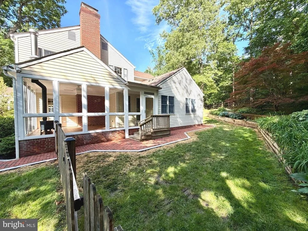 Photo of 15720 COMUS ROAD