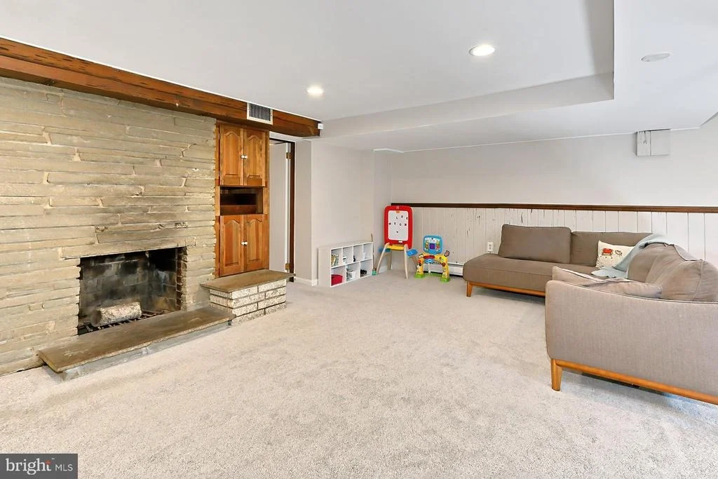 Photo of 4221 SAINT JEROME DRIVE