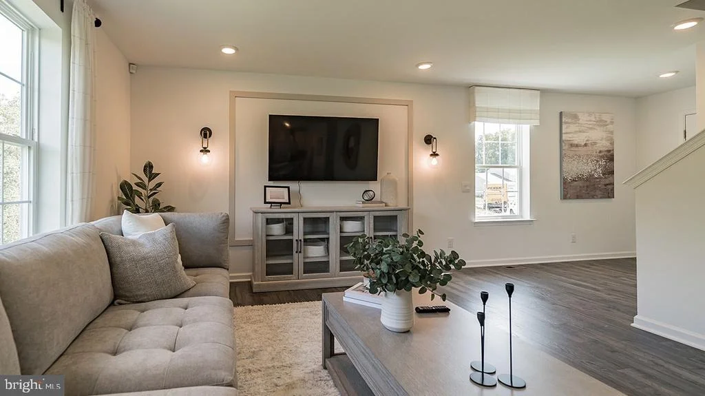 Photo of 7 WATTS AVENUE