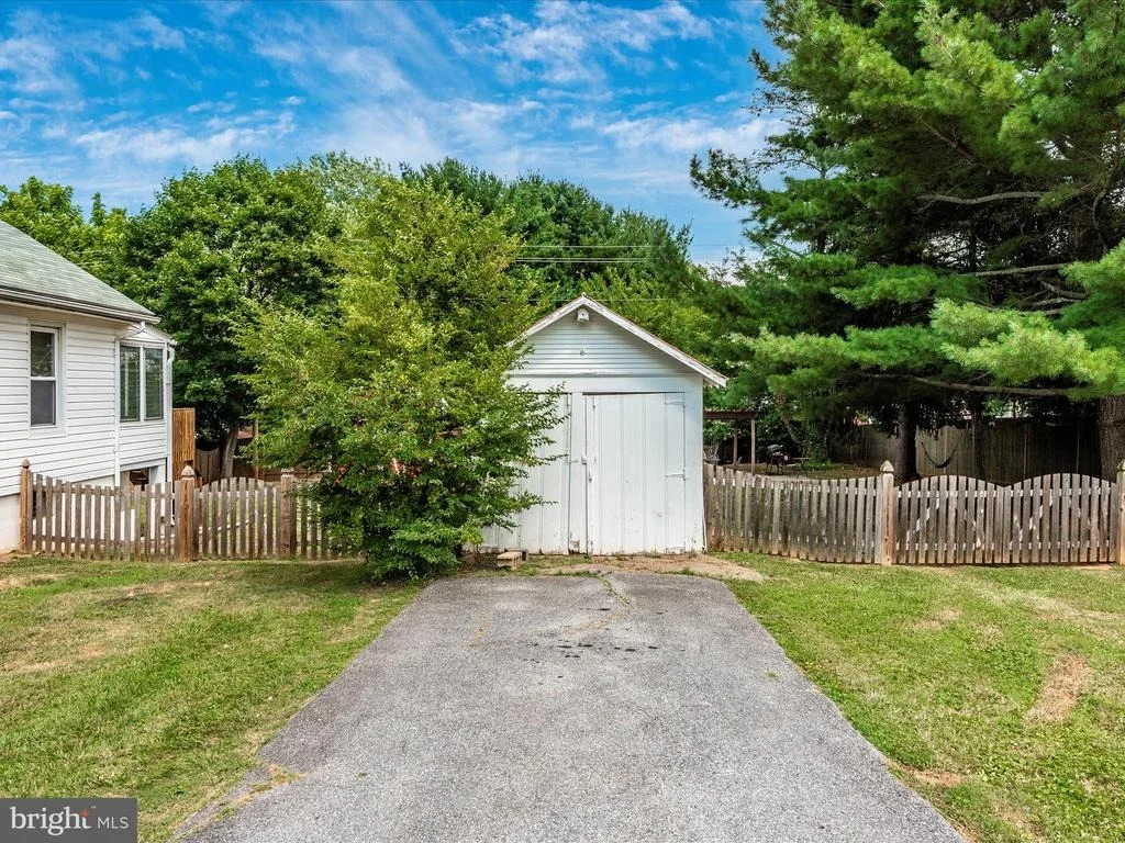 Photo of 405 CARROLL AVENUE