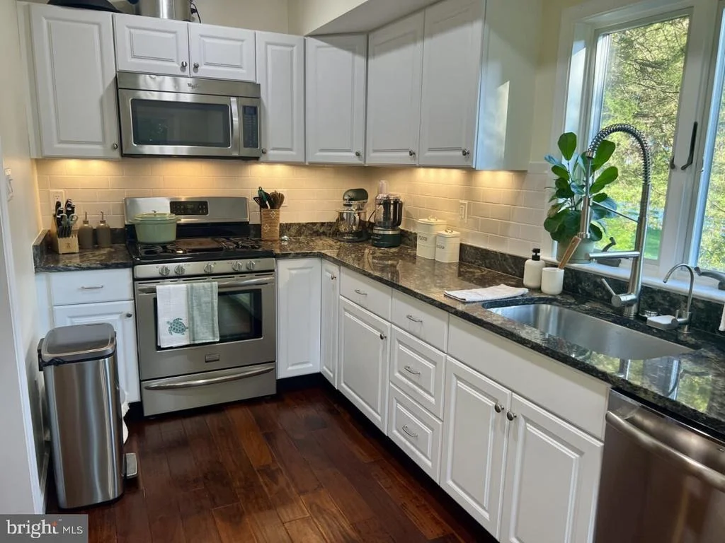 Photo of 2921 DUVALL ROAD