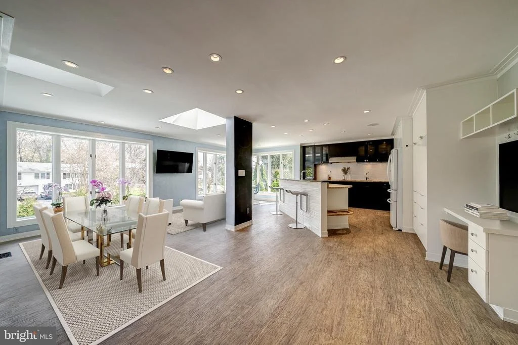 Photo of 6202 NETHERCOMBE COURT
