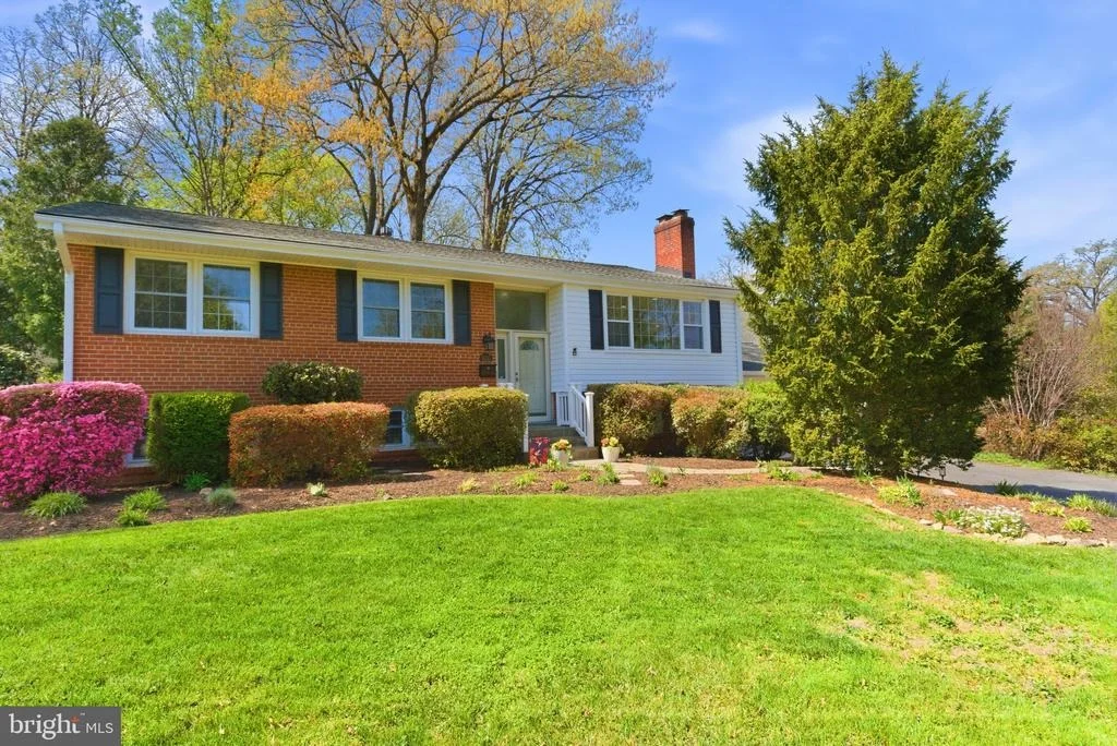 Photo of 6535 OLD CHESTERBROOK ROAD