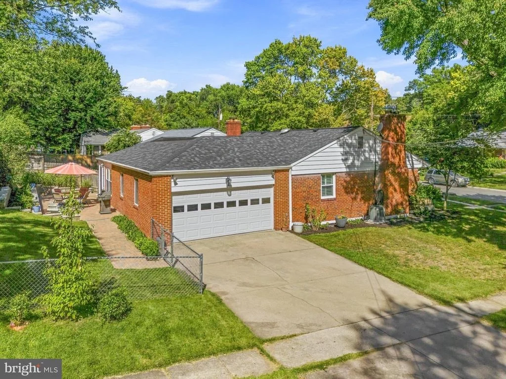 Photo of 1600 FLORA LANE