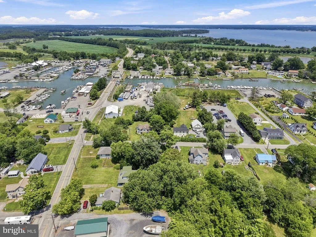Photo of 21527 CHICKEN POINT ROAD