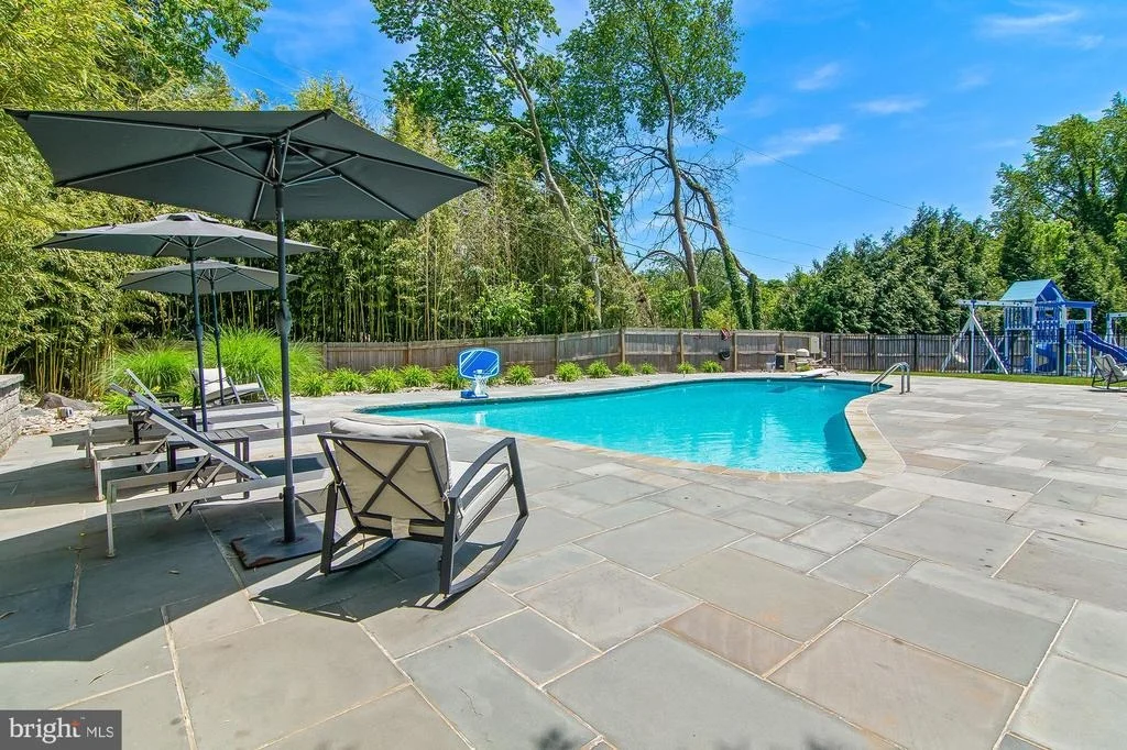 Photo of 6105 IVYMOUNT ROAD