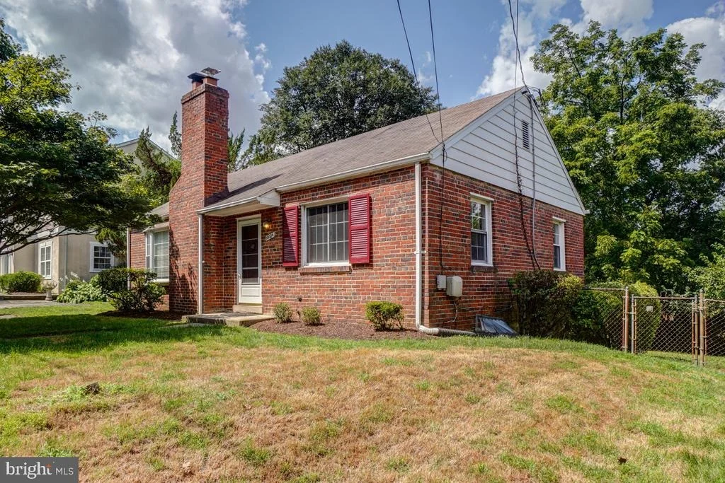 Photo of 10024 CEDAR LANE