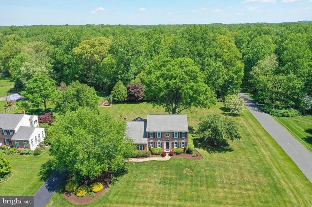 Photo of 18521 AZALEA DRIVE