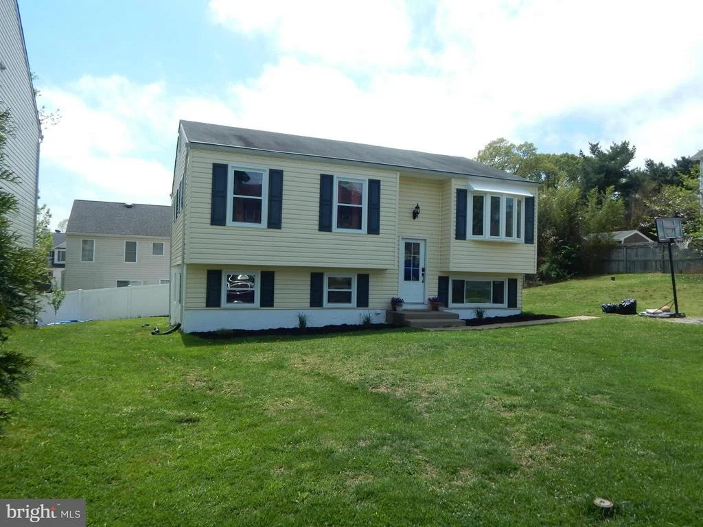Photo of 107 PINEVIEW AVENUE