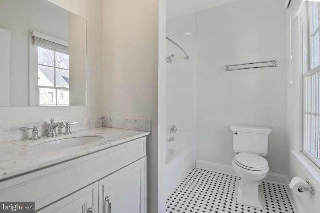 Photo of 1935 FOXVIEW CIRCLE NW