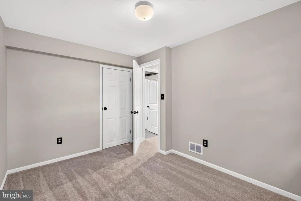 Photo of 4294 WOLF HILL DRIVE