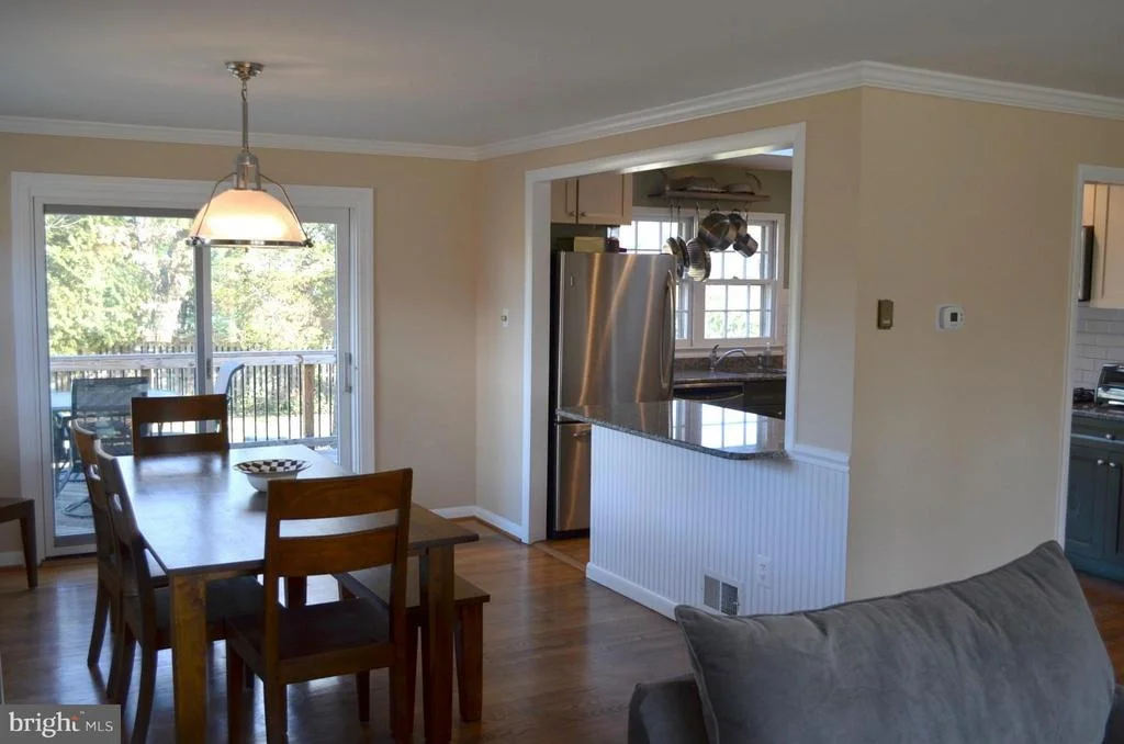 Photo of 1422 MAYFLOWER DRIVE